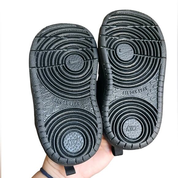 NWOT Infant Nike Court Borough Mid 2 TD 'Triple Black Sneakers - Picture 4 of 5